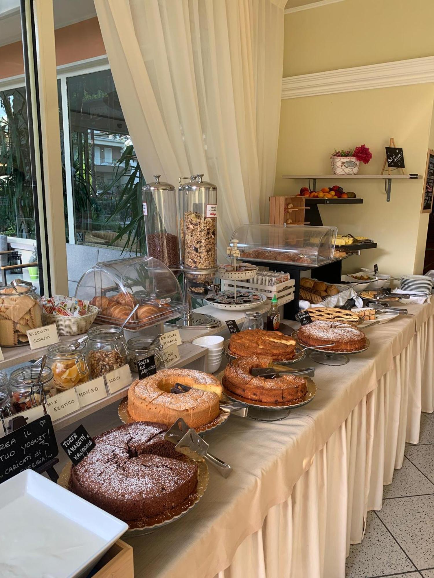 Hotel Boccaccio-Free Parking- Milano Marittima Extérieur photo