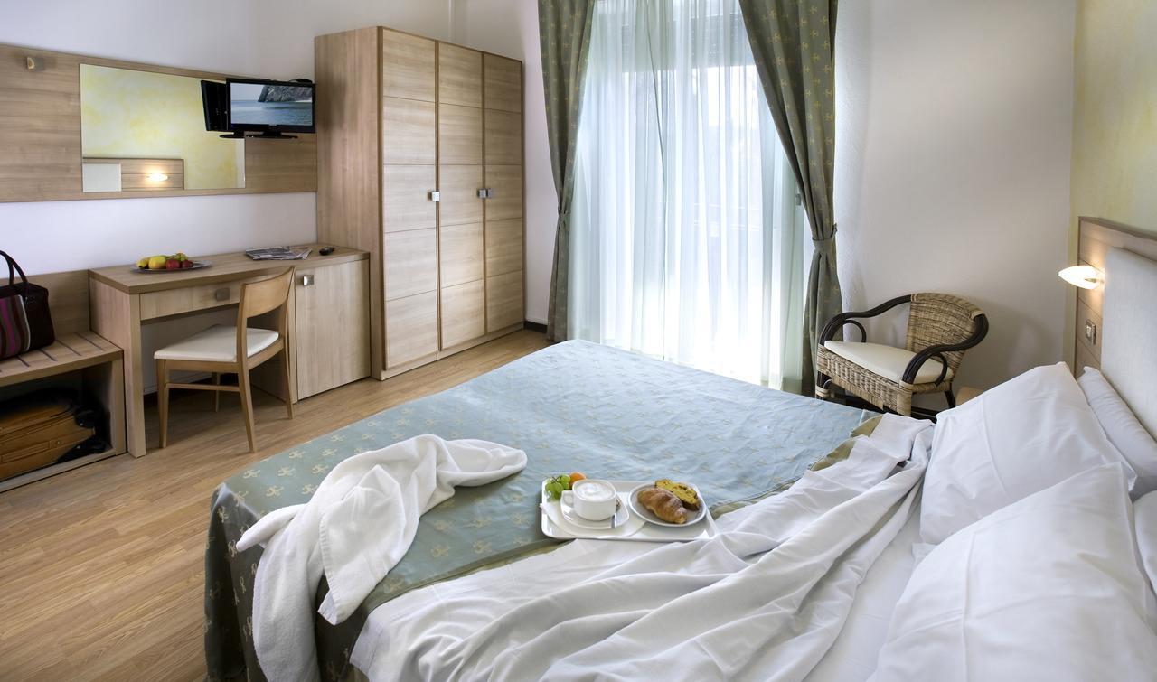 Hotel Boccaccio-Free Parking- Milano Marittima Extérieur photo