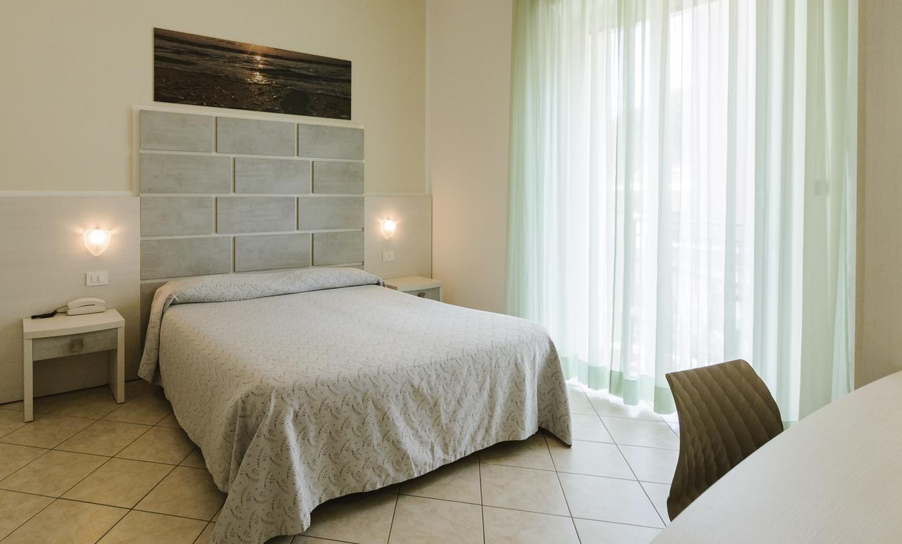 Hotel Boccaccio-Free Parking- Milano Marittima Extérieur photo